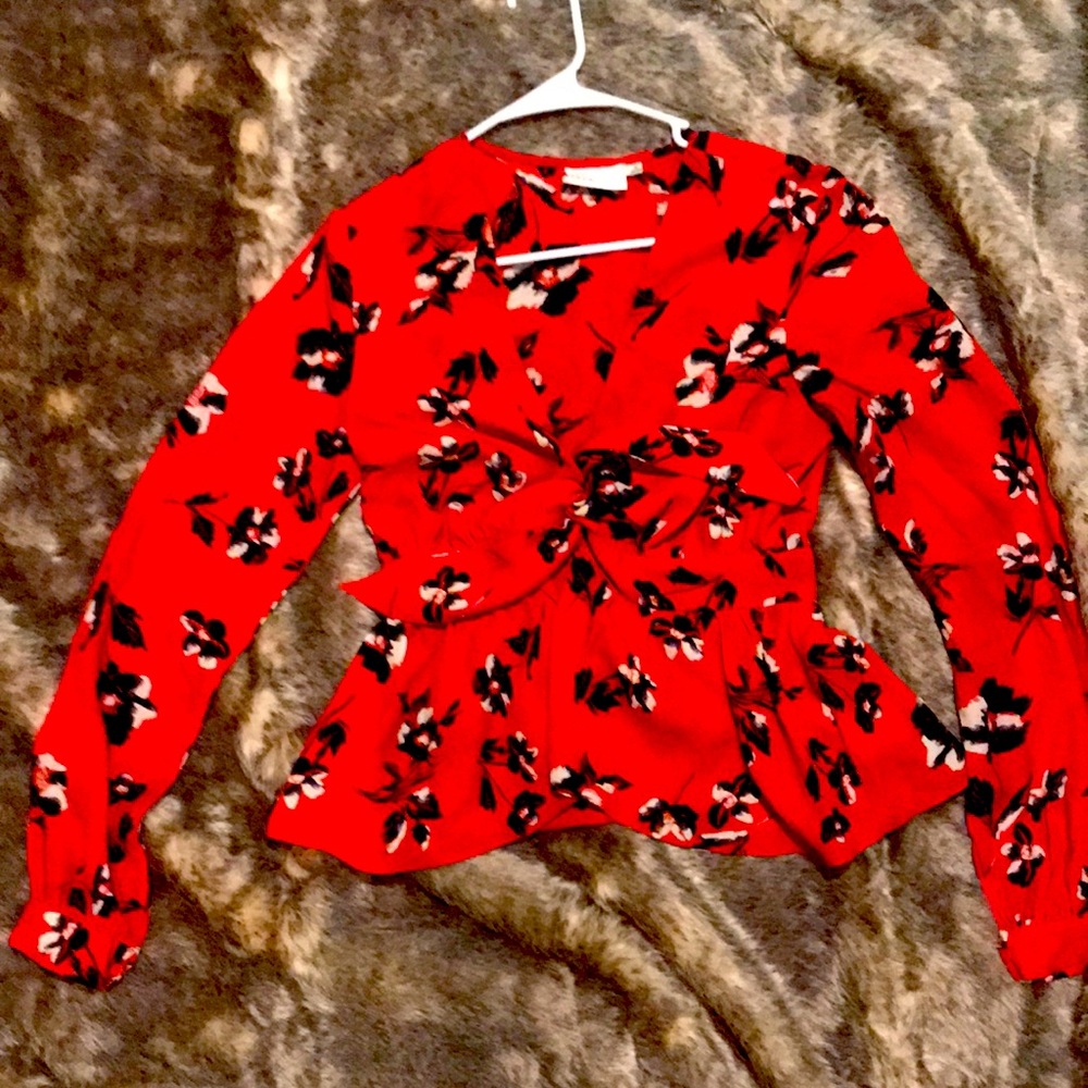 Gorgeous red low cut flared top